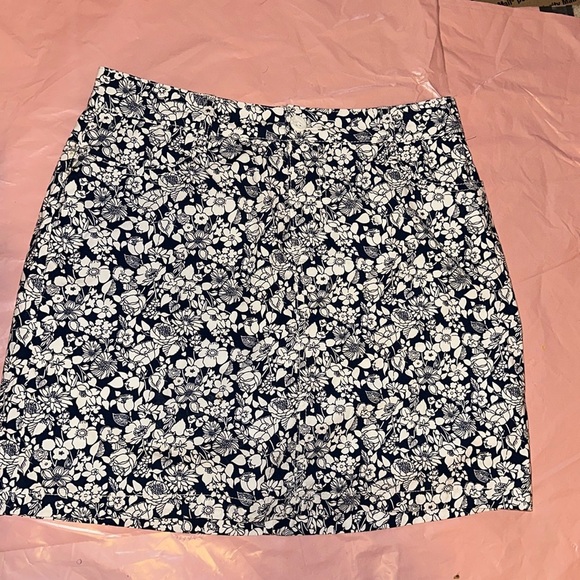 St. Johns Bay Skort navy and white shorts underneath - Picture 1 of 5